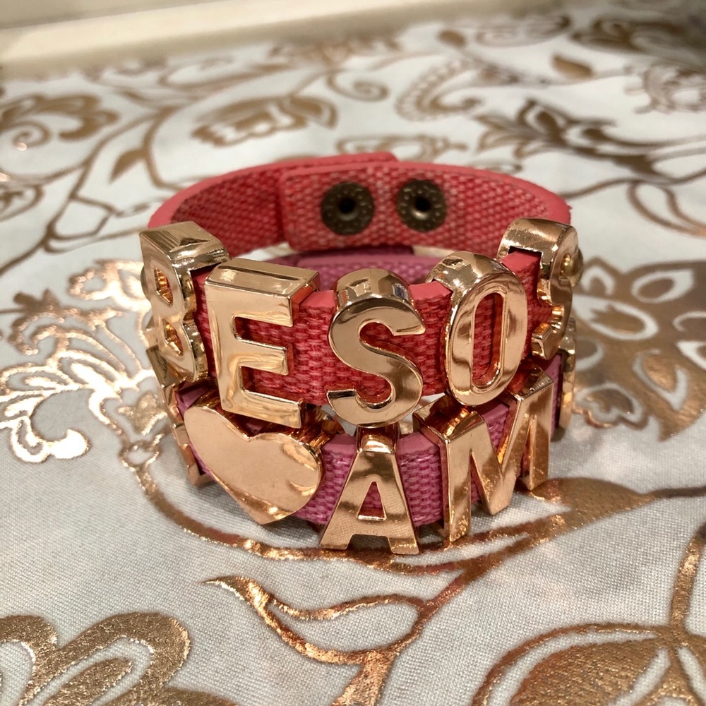BCBG word bracelet set